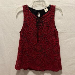 Cover Stitched Blouse Top Sz Small Red Lace Sleeveless Lined Black Tie Chic